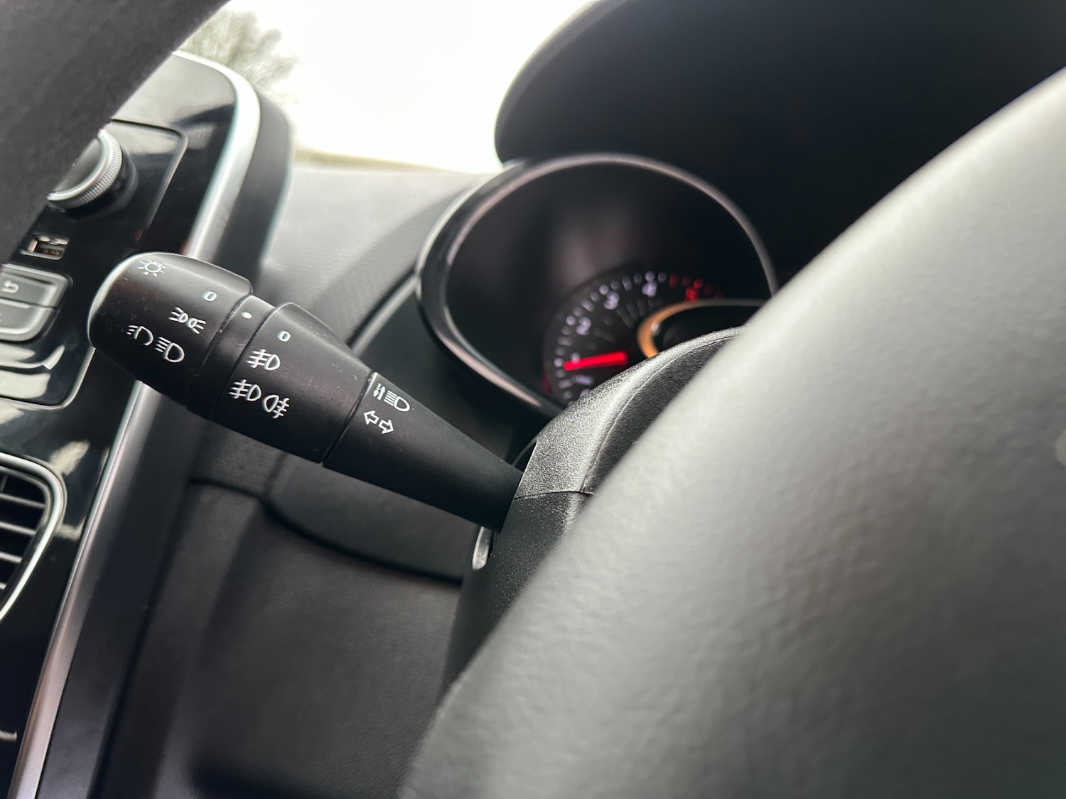 Used Renault Clio 2017 for sale - 77432949: Photo 41