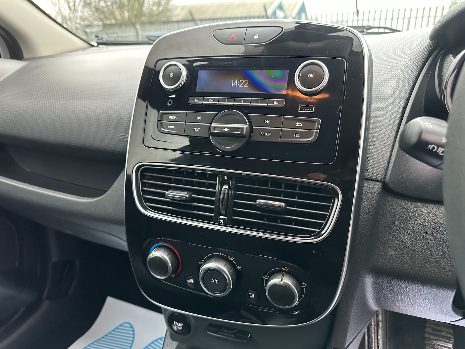 Used Renault Clio 2017 for sale - 77432949: Photo 8