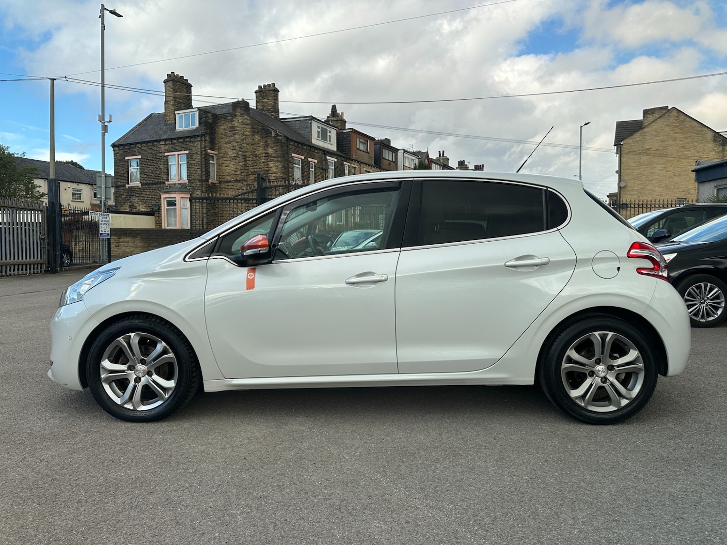 Used Peugeot 208 2014 for sale - 77417281: Photo 16
