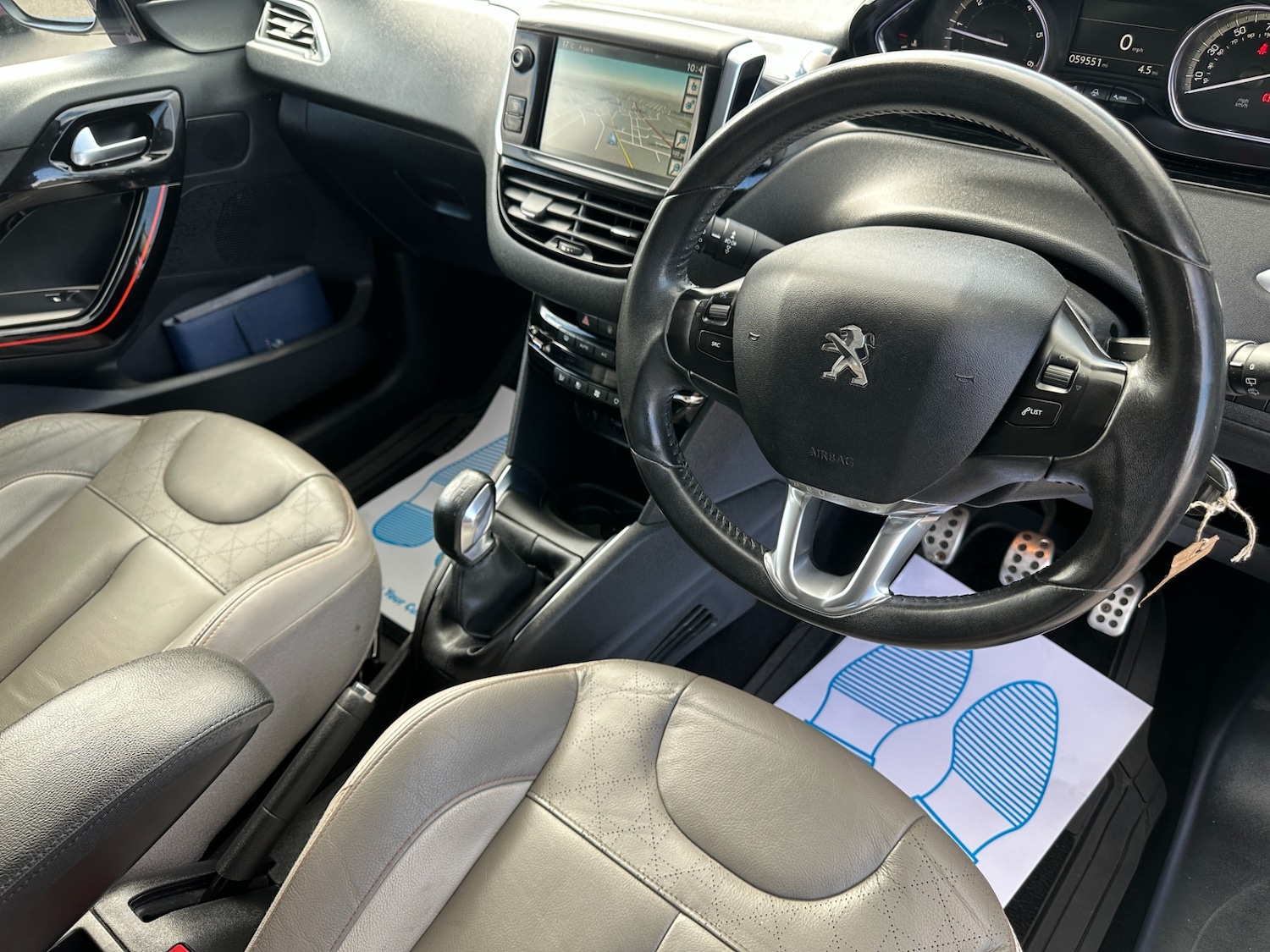 Used Peugeot 208 2014 for sale - 77417281: Photo 2