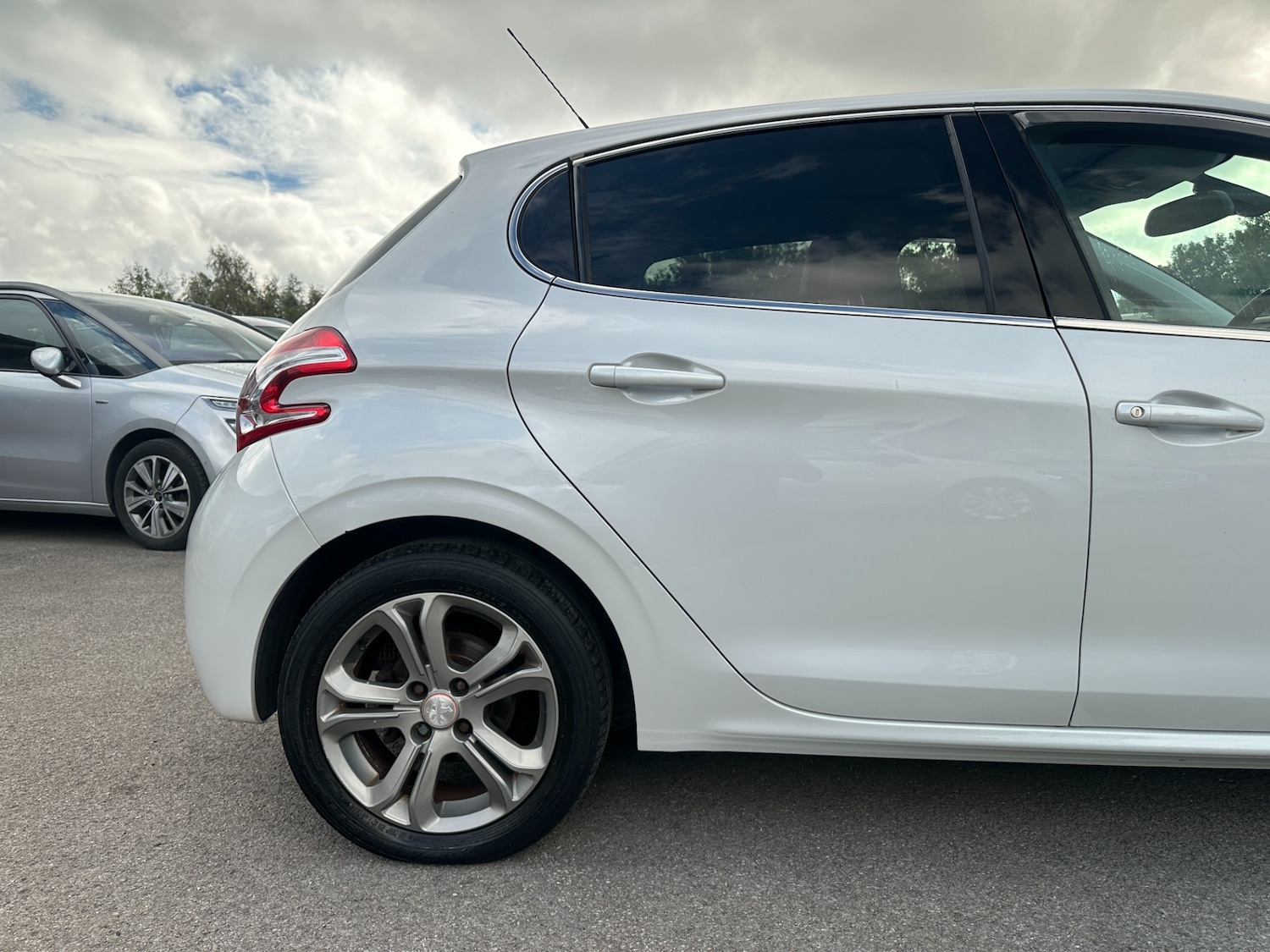 Used Peugeot 208 2014 for sale - 77417281: Photo 26