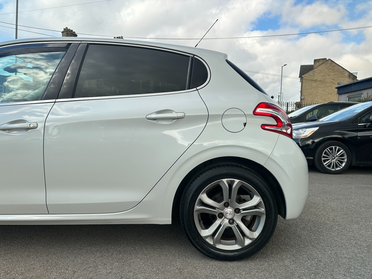 Used Peugeot 208 2014 for sale - 77417281: Photo 29