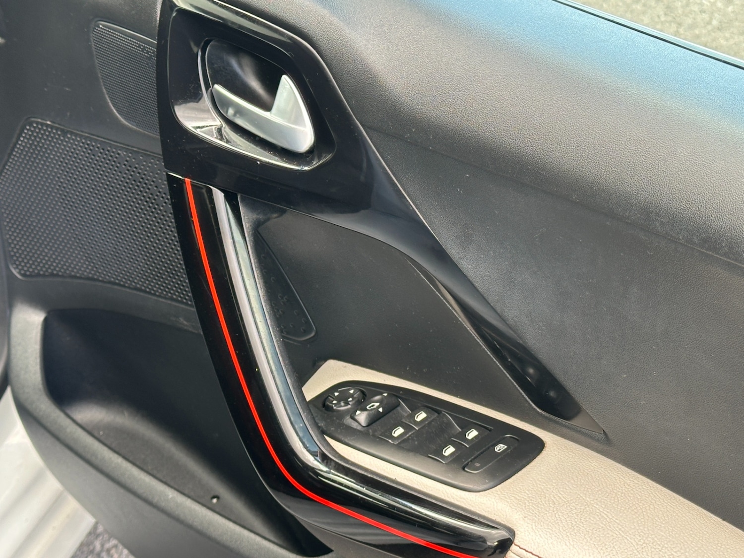 Used Peugeot 208 2014 for sale - 77417281: Photo 33