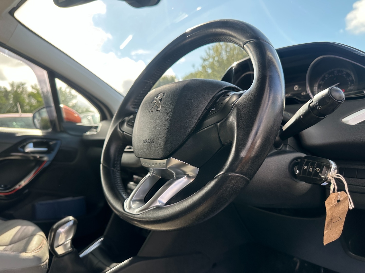 Used Peugeot 208 2014 for sale - 77417281: Photo 34