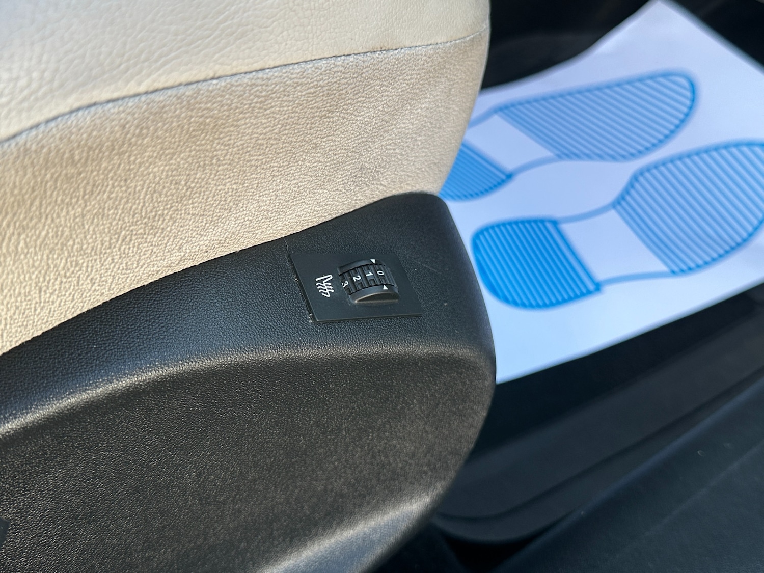 Used Peugeot 208 2014 for sale - 77417281: Photo 35