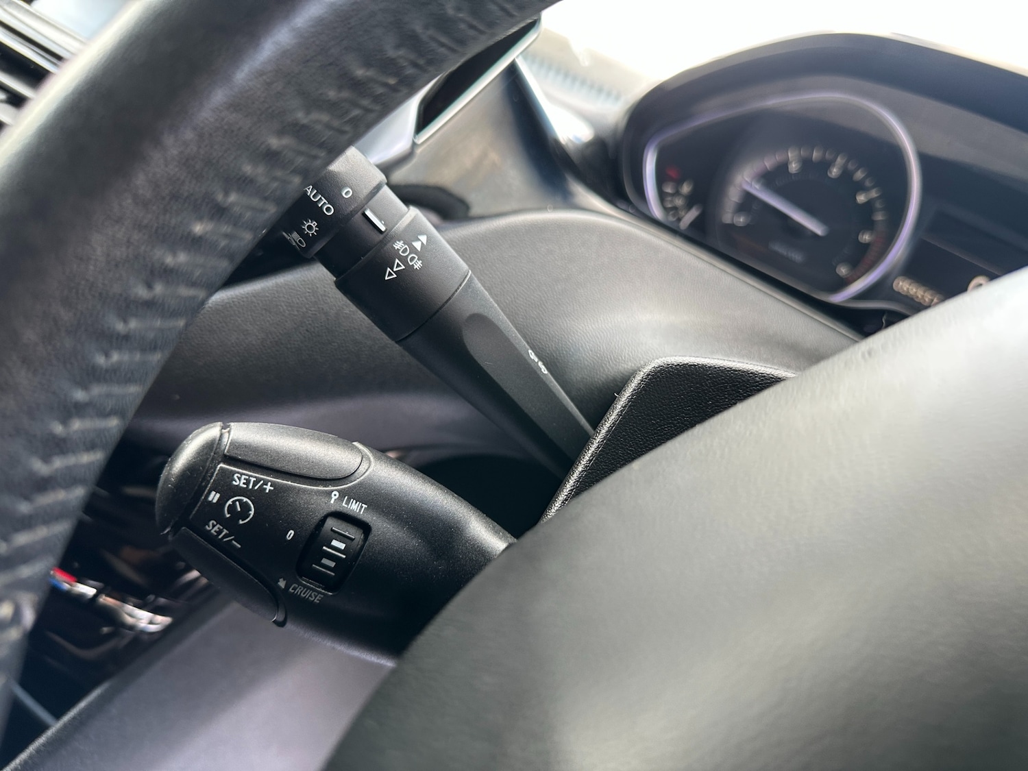 Used Peugeot 208 2014 for sale - 77417281: Photo 41