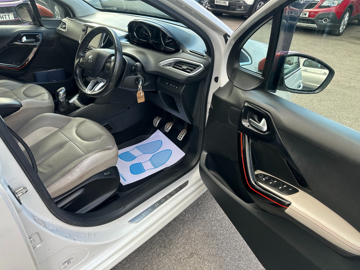 Used Peugeot 208 2014 for sale - 77417281: Photo 5