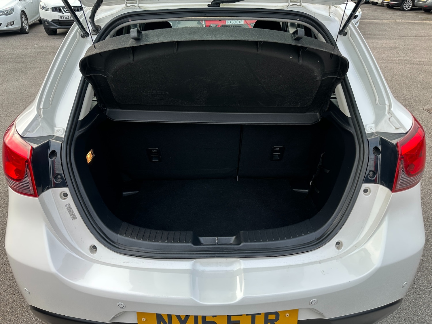 Used Mazda Mazda2 2016 for sale - 77069849: Photo 18