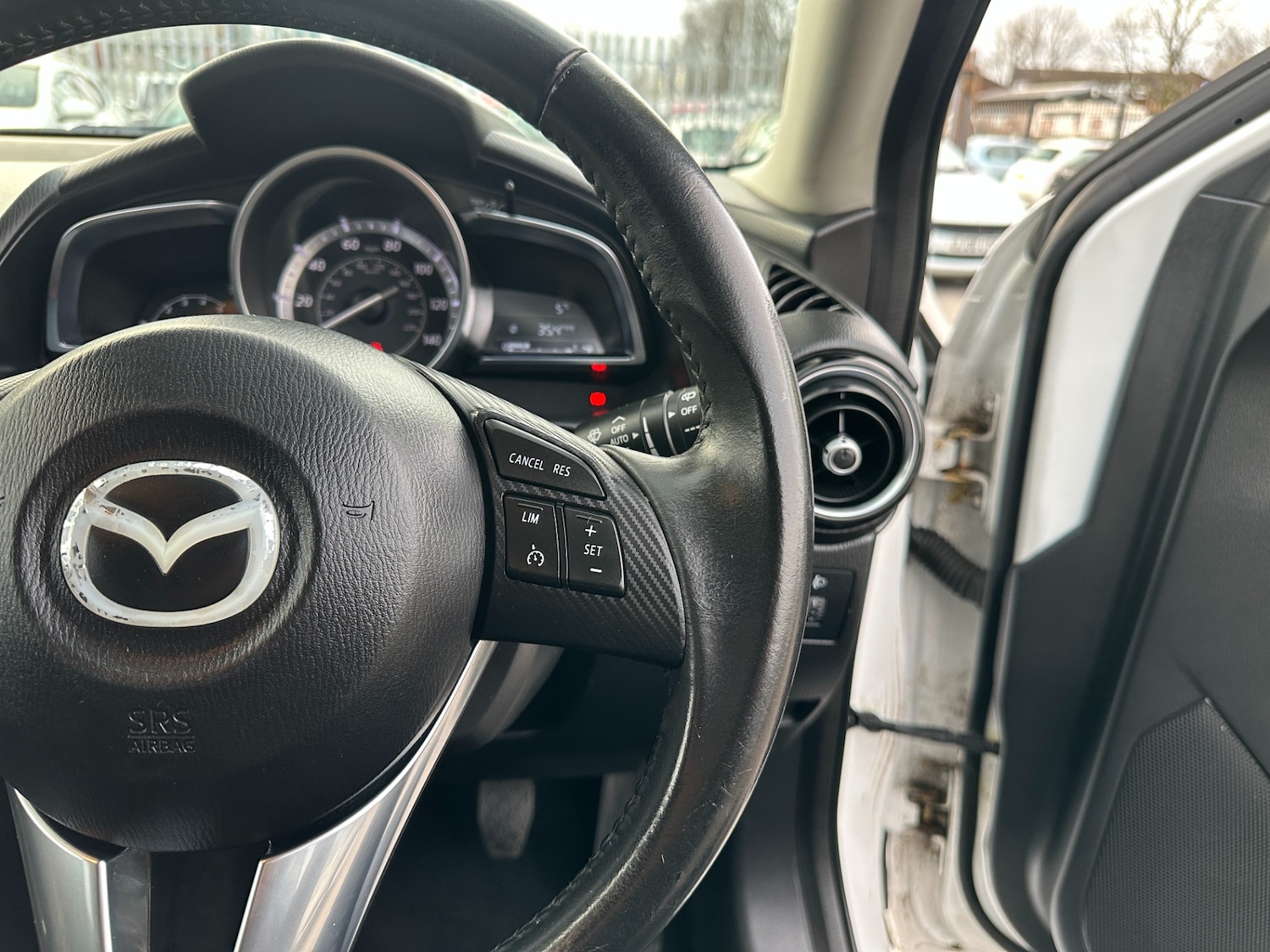 Used Mazda Mazda2 2016 for sale - 77069849: Photo 43