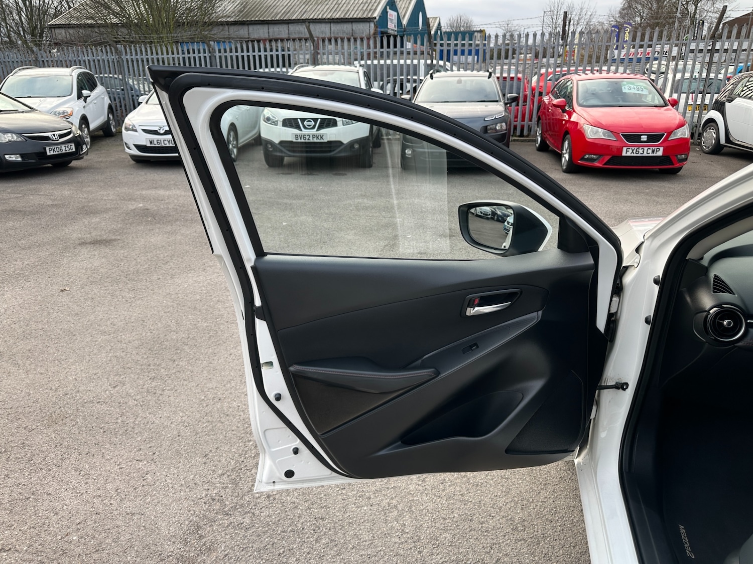 Used Mazda Mazda2 2016 for sale - 77069849: Photo 54