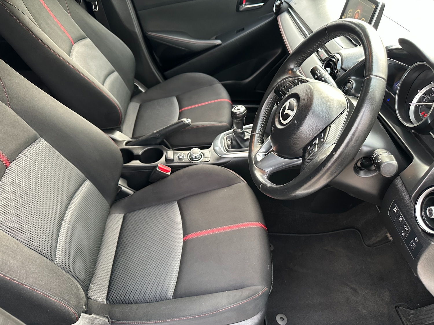 Used Mazda Mazda2 2016 for sale - 77069849: Photo 6