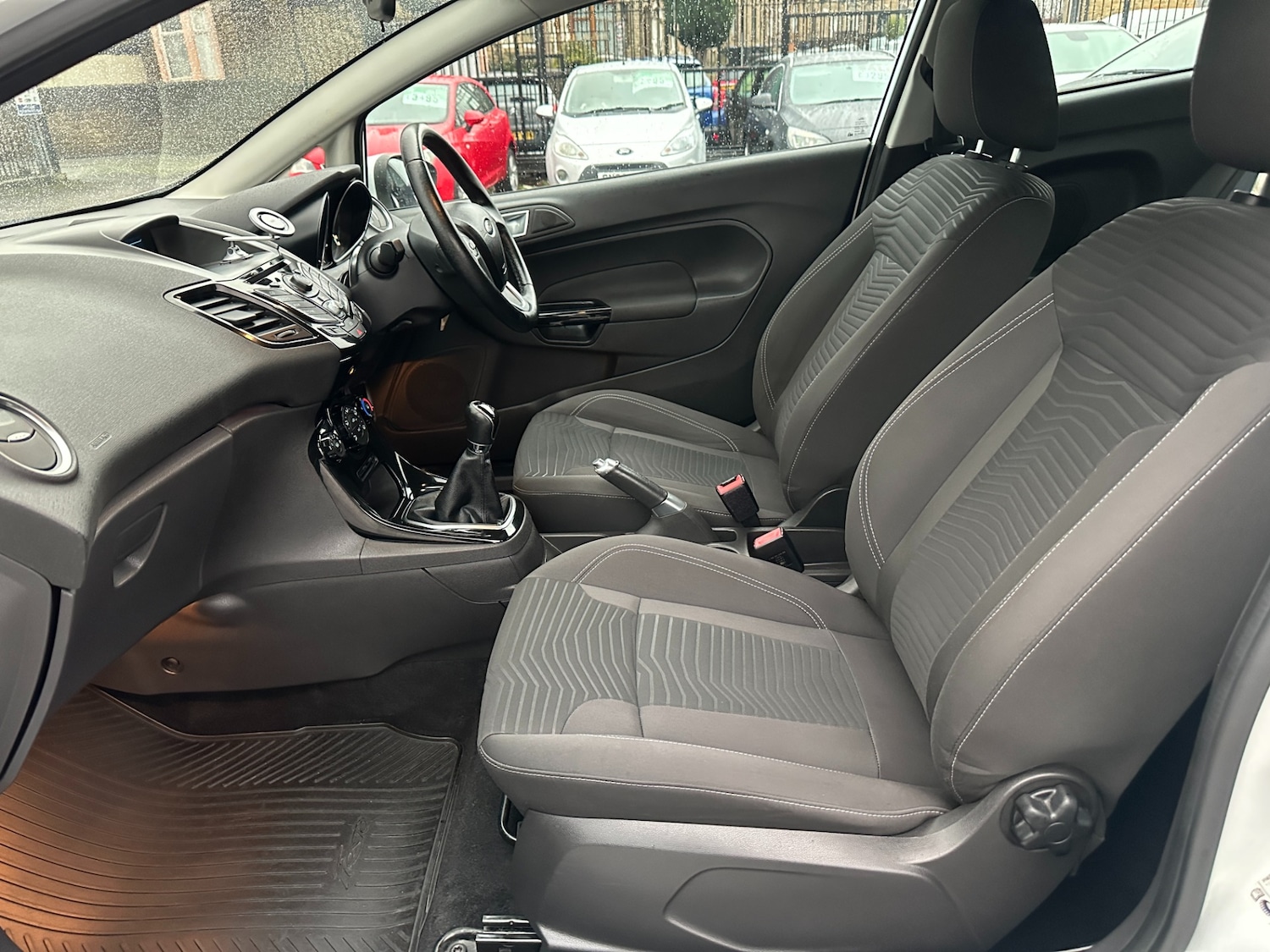 Used Ford Fiesta 2013 for sale - 76809297: Photo 12