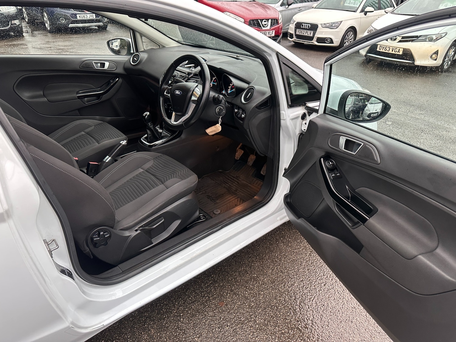 Used Ford Fiesta 2013 for sale - 76809297: Photo 6