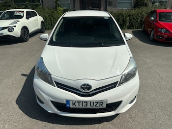 Used Toyota Yaris 2013 for sale - 79184400: Photo