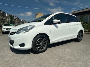 Used Toyota Yaris 2013 for sale - 79184400: Photo
