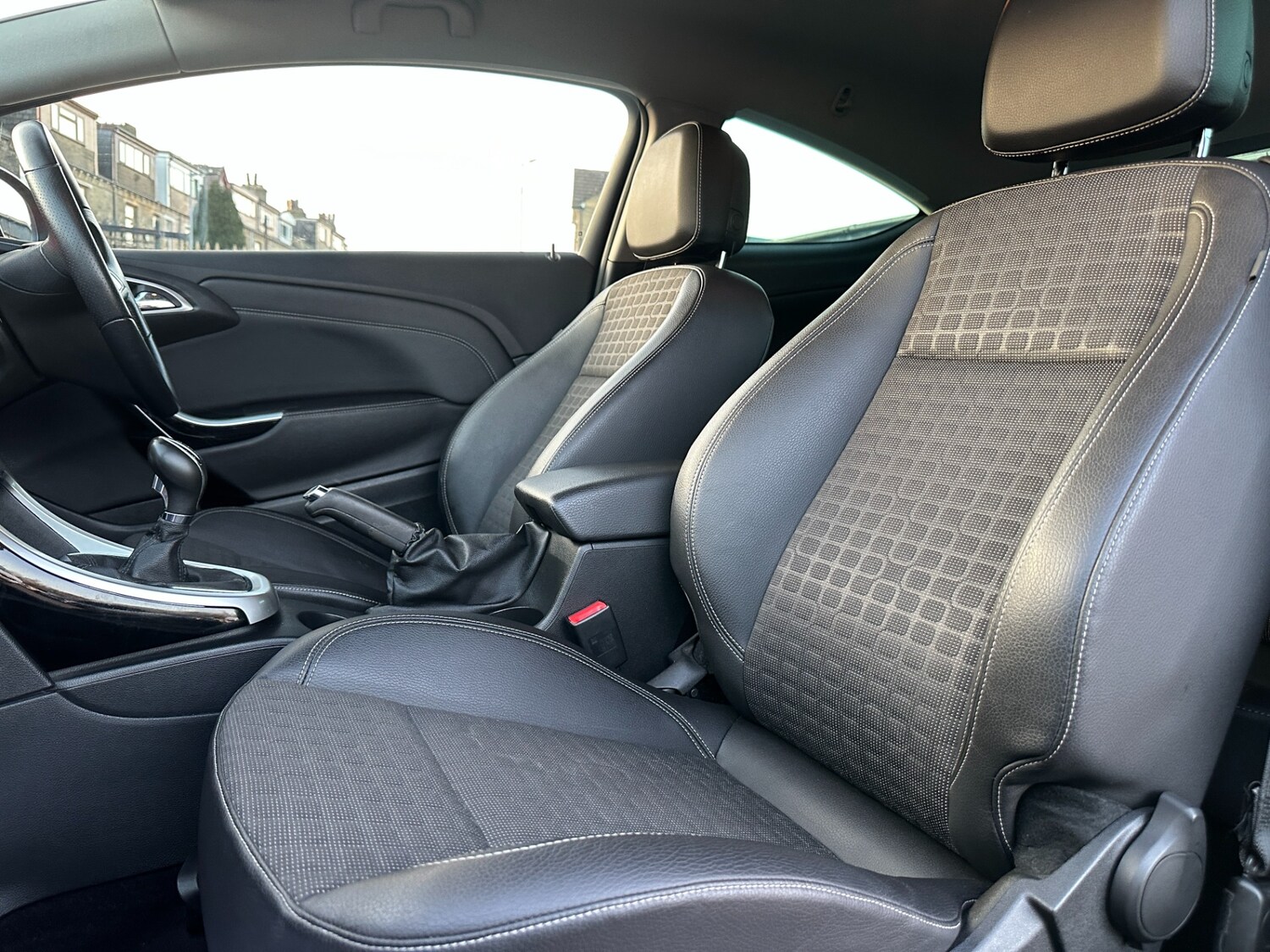 Used Vauxhall Astra GTC 2013 for sale - 77937599: Photo 40