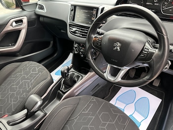 Used Peugeot 2008 2015 for sale - 76206256: Photo