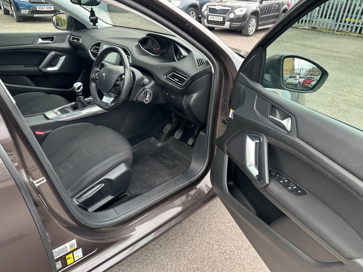 Used Peugeot 308 2013 for sale - 78176434: Photo 7