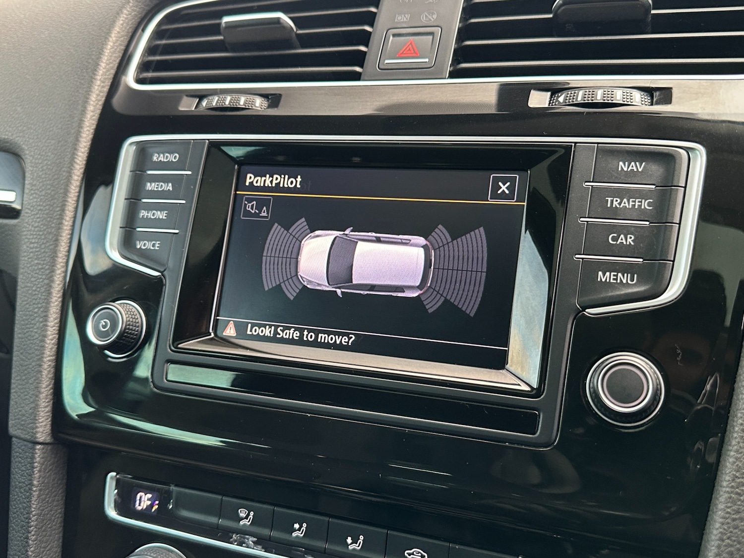 Used Volkswagen Golf 2014 for sale - 77668203: Photo 11