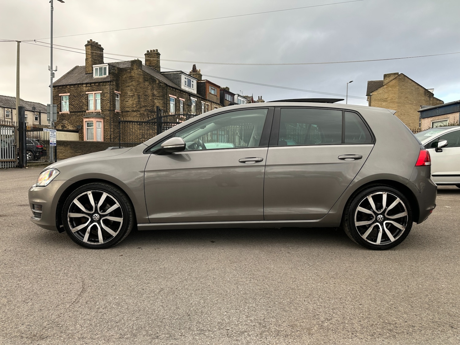 Used Volkswagen Golf 2014 for sale - 77668203: Photo 31