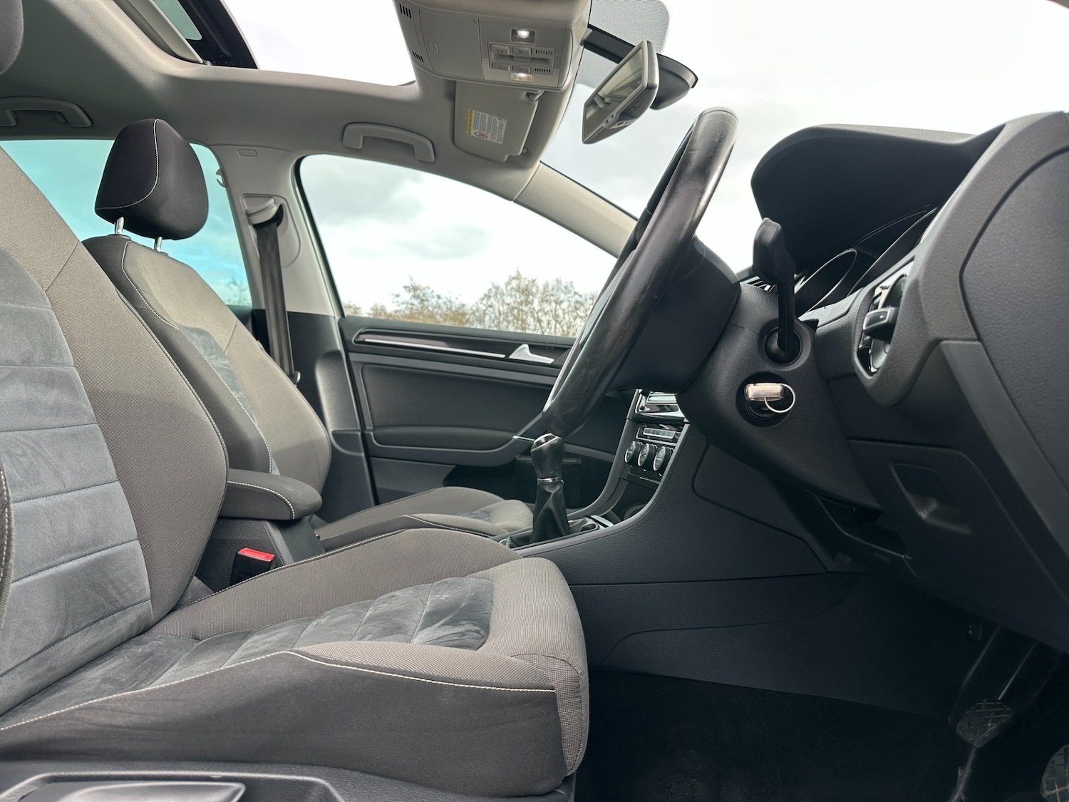 Used Volkswagen Golf 2014 for sale - 77668203: Photo 35