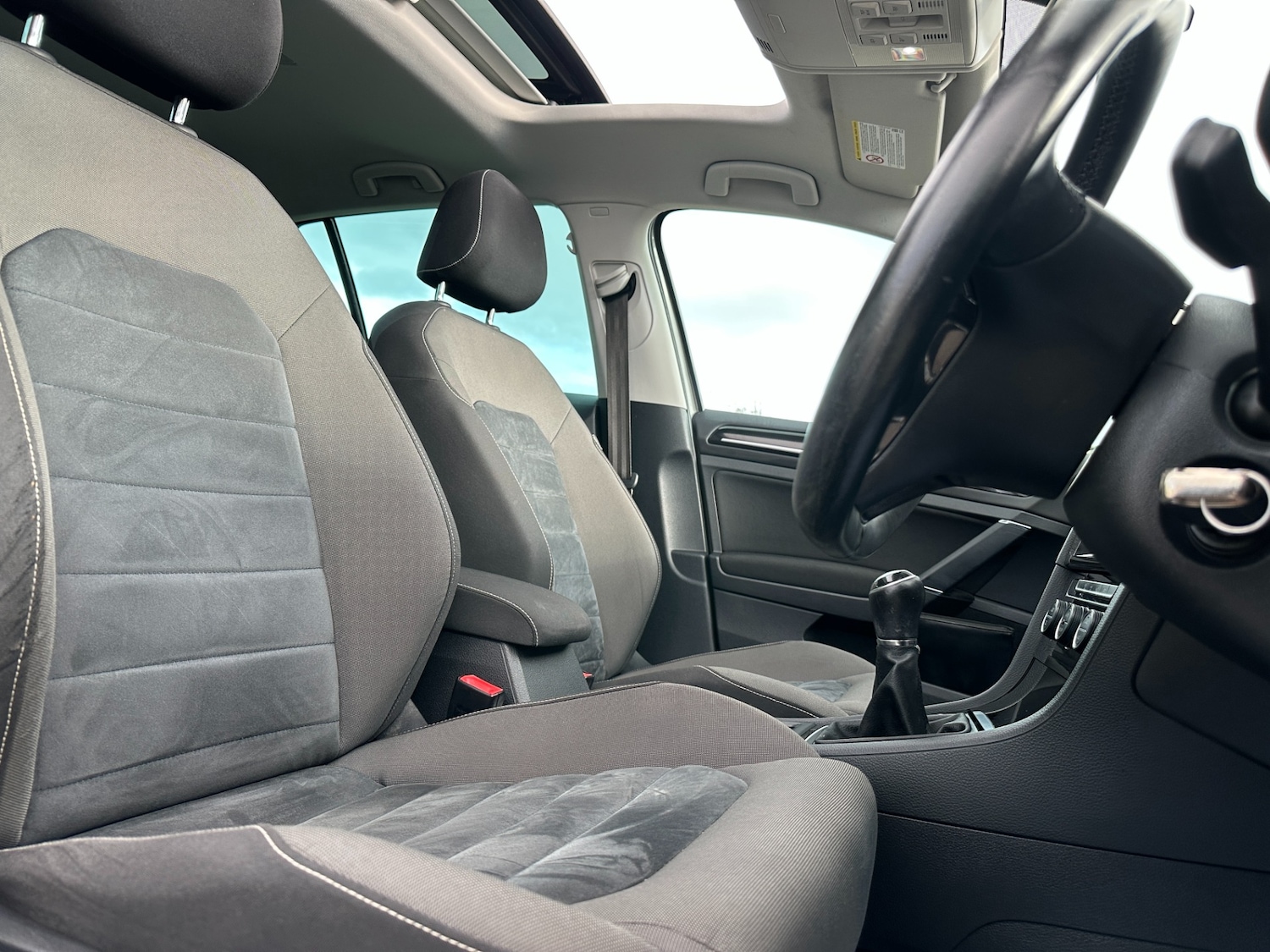 Used Volkswagen Golf 2014 for sale - 77668203: Photo 37