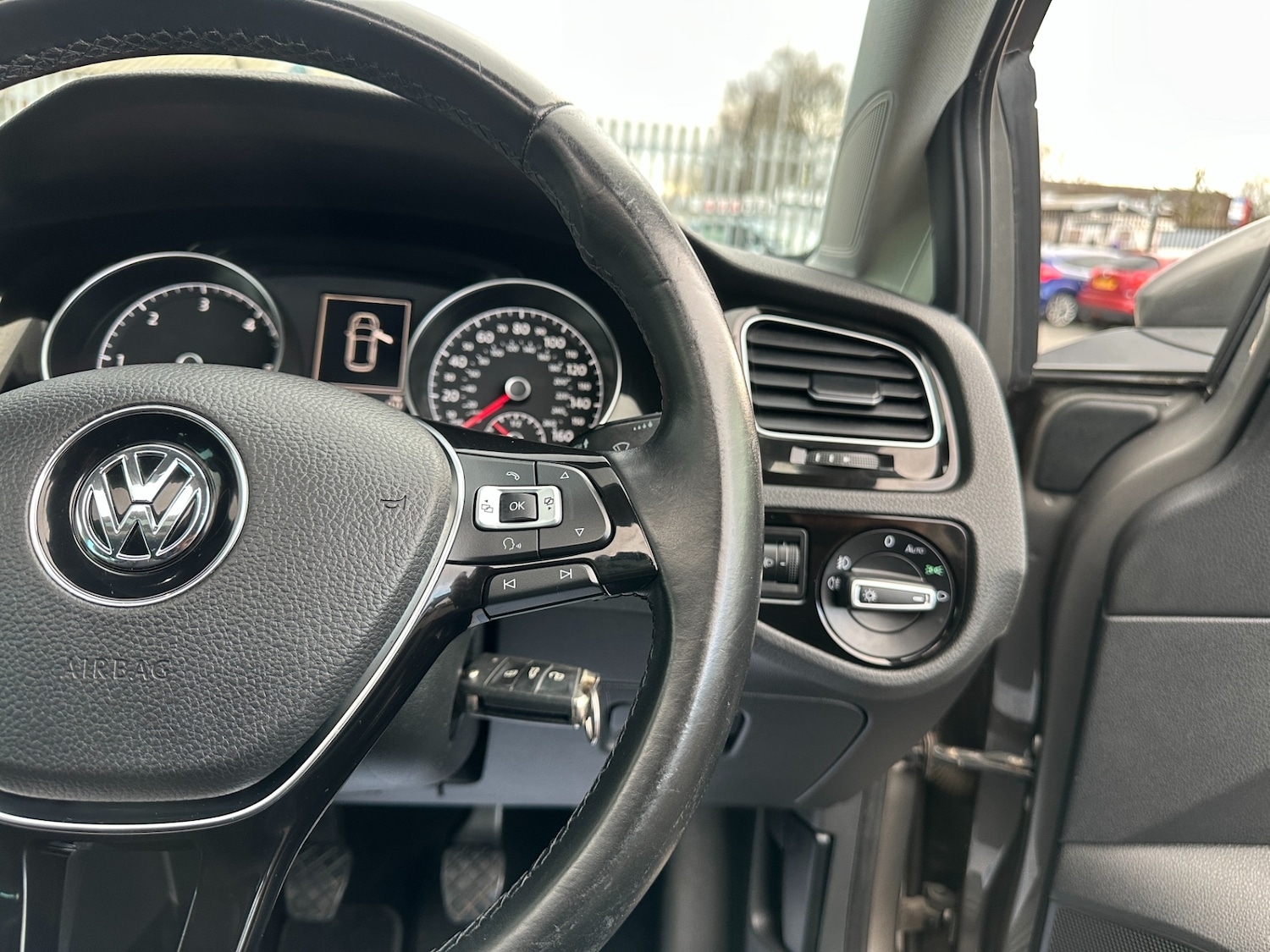 Used Volkswagen Golf 2014 for sale - 77668203: Photo 50