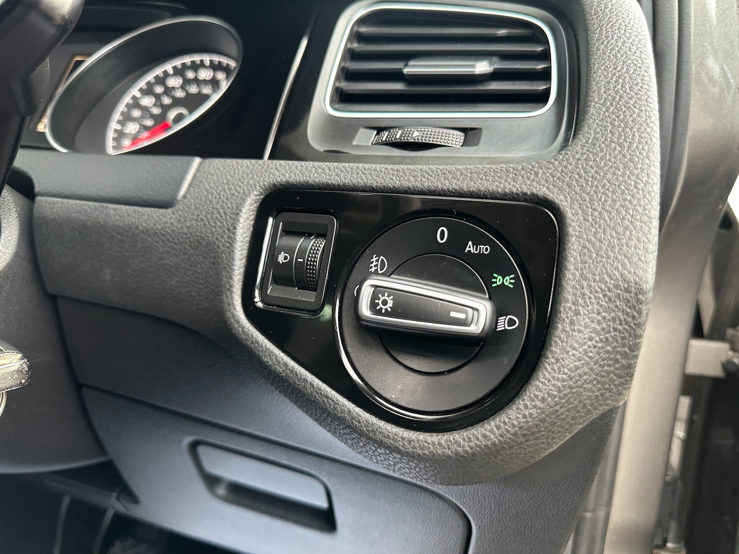 Used Volkswagen Golf 2014 for sale - 77668203: Photo 53