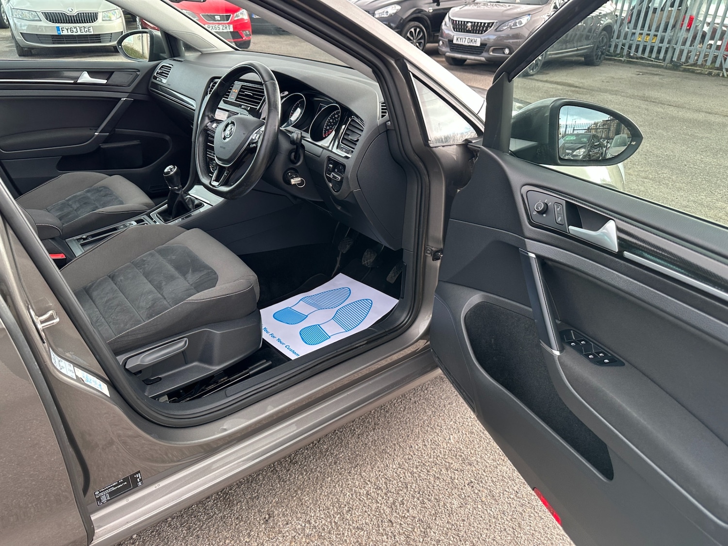 Used Volkswagen Golf 2014 for sale - 77668203: Photo 8