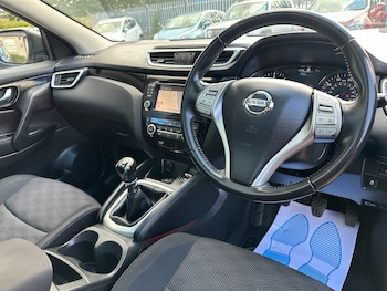 Used Nissan Qashqai 2016 for sale - 76093125: Photo 2