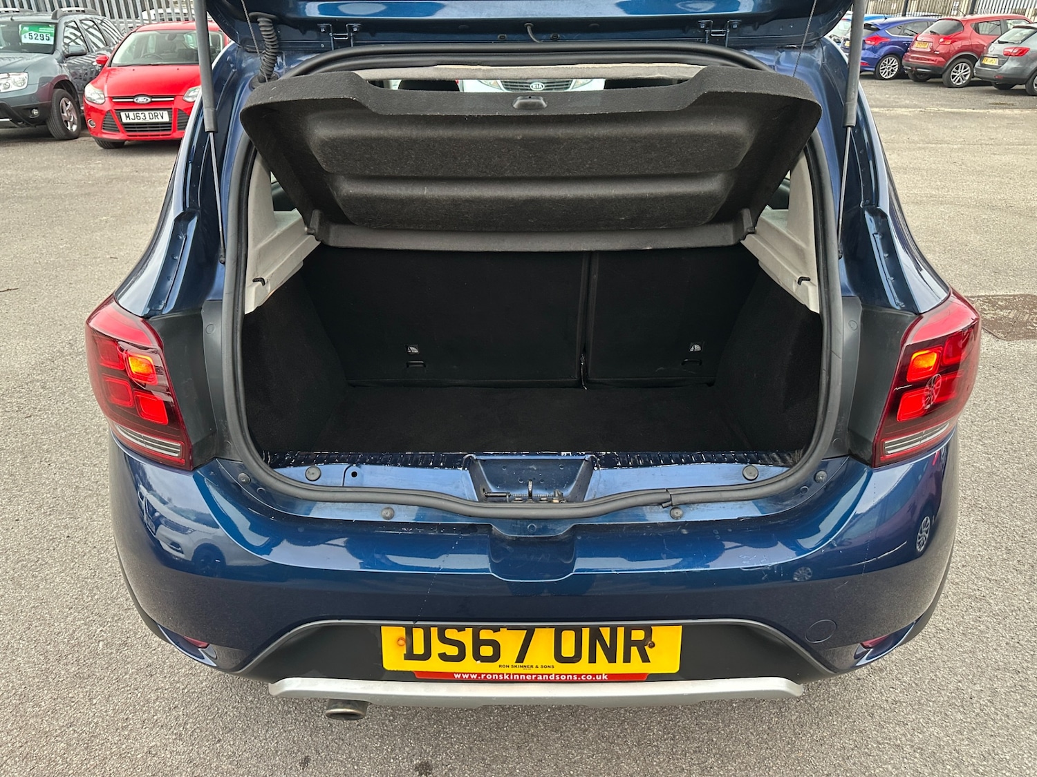 Used Dacia Sandero Stepway 2018 for sale - 77792684: Photo 15