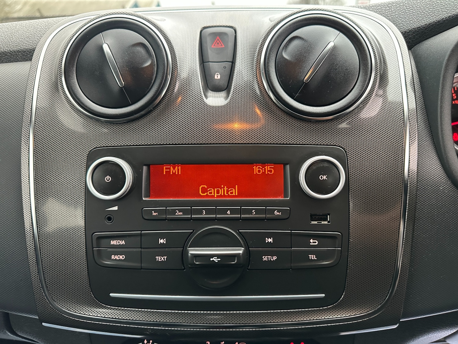 Used Dacia Sandero Stepway 2018 for sale - 77792684: Photo 35