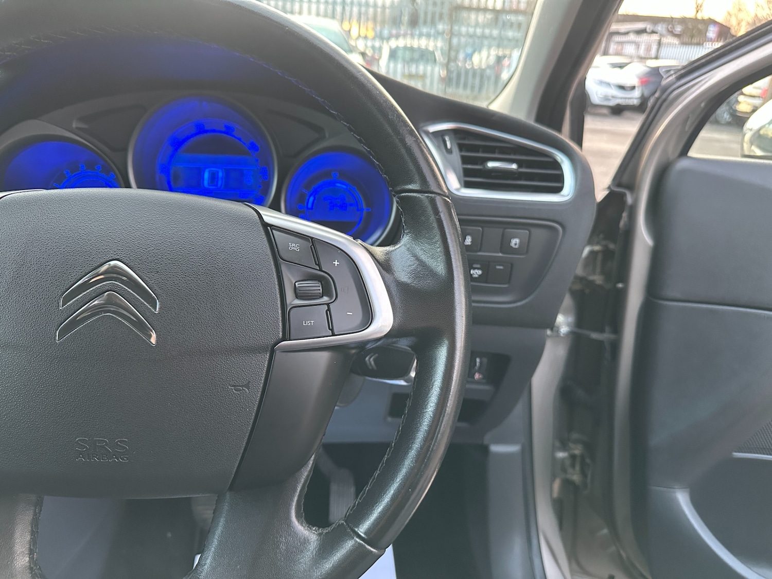 Used Citroen C4 2015 for sale - 77261832: Photo 35