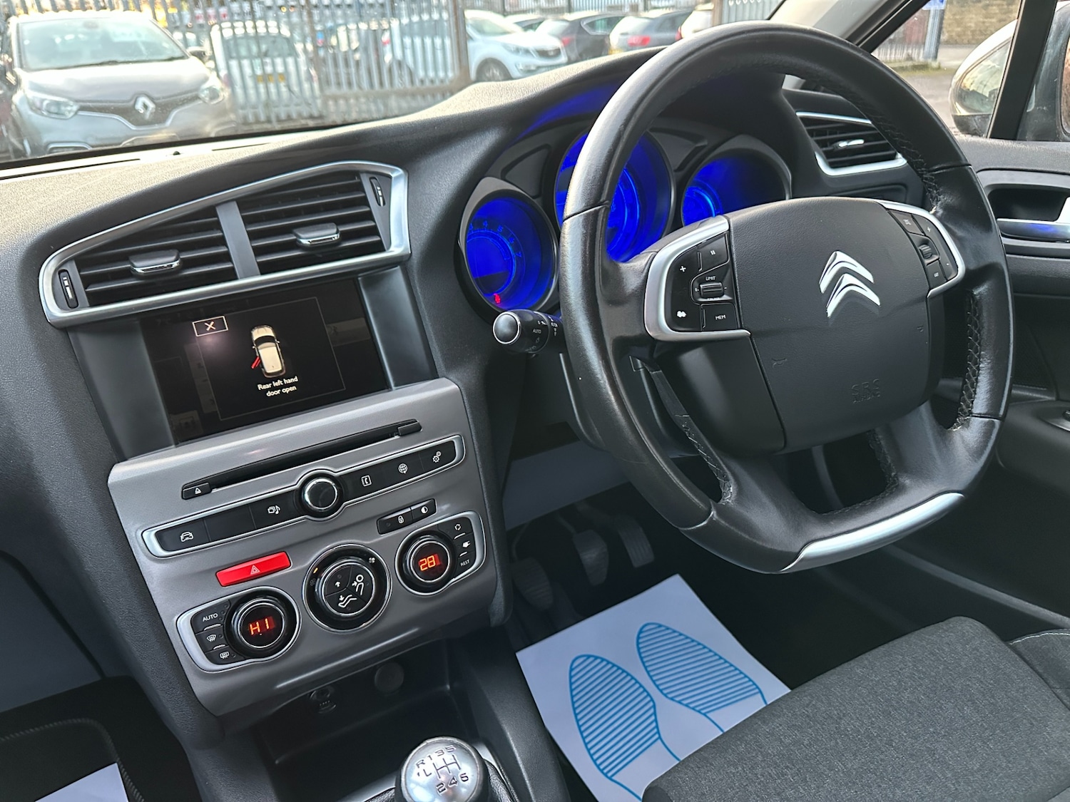 Used Citroen C4 2015 for sale - 77261832: Photo 41