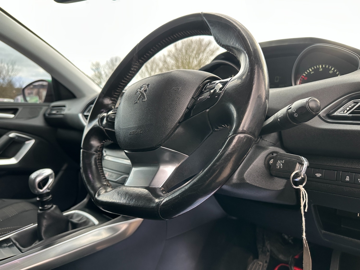 Used Peugeot 308 2015 for sale - 77833729: Photo 25