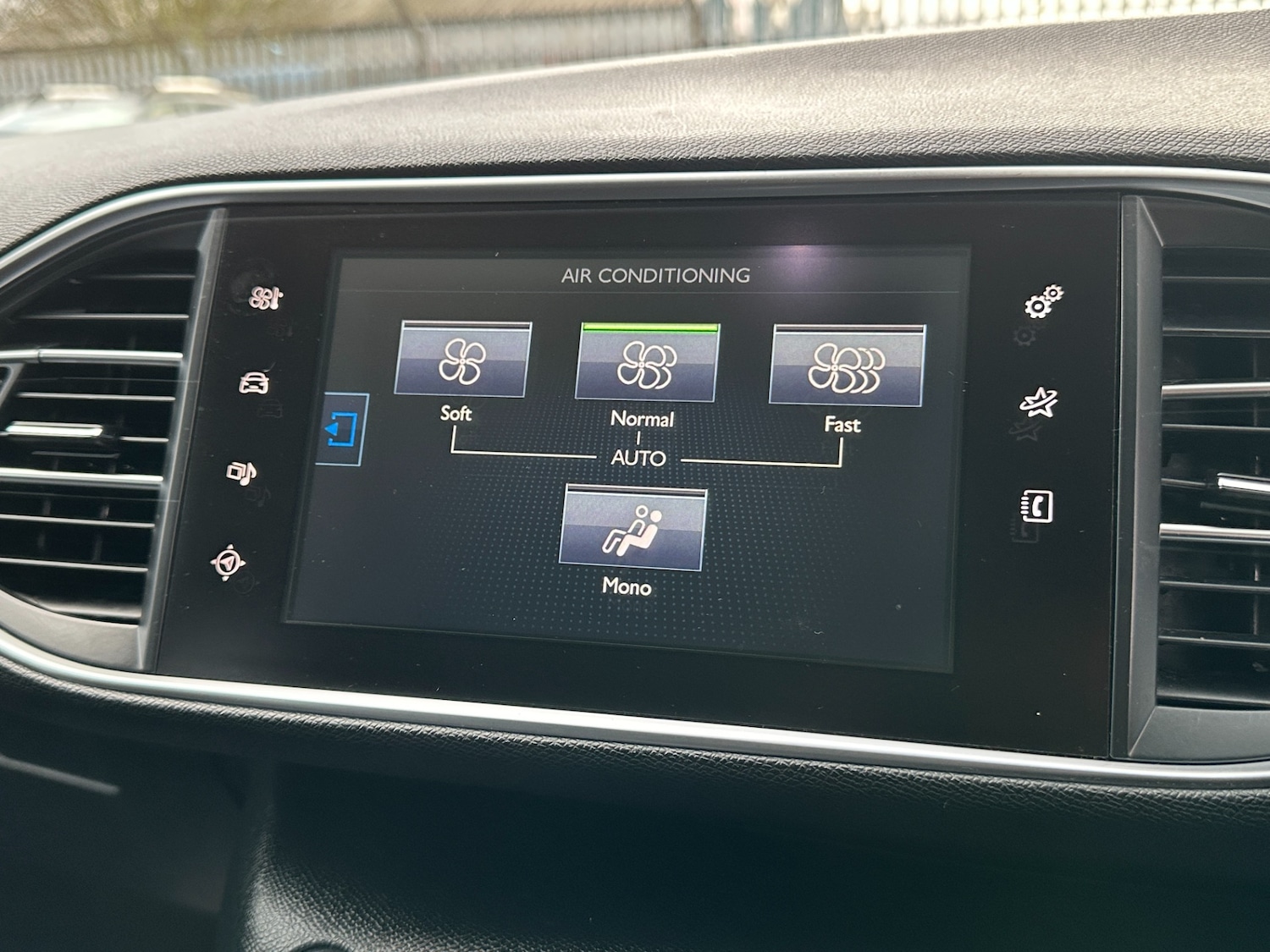 Used Peugeot 308 2015 for sale - 77833729: Photo 28