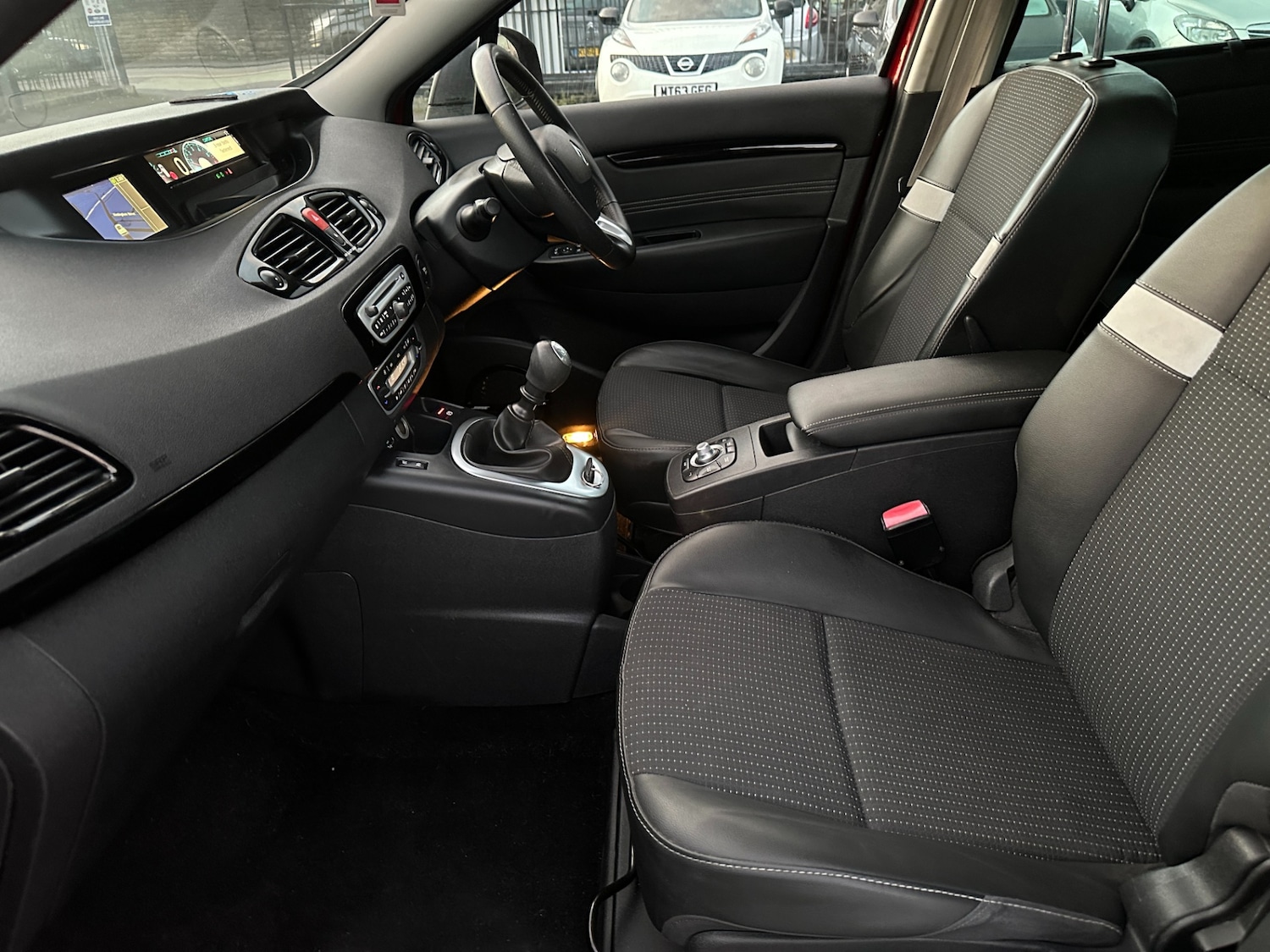 Used Renault Scenic 2011 for sale - 76960293: Photo 11