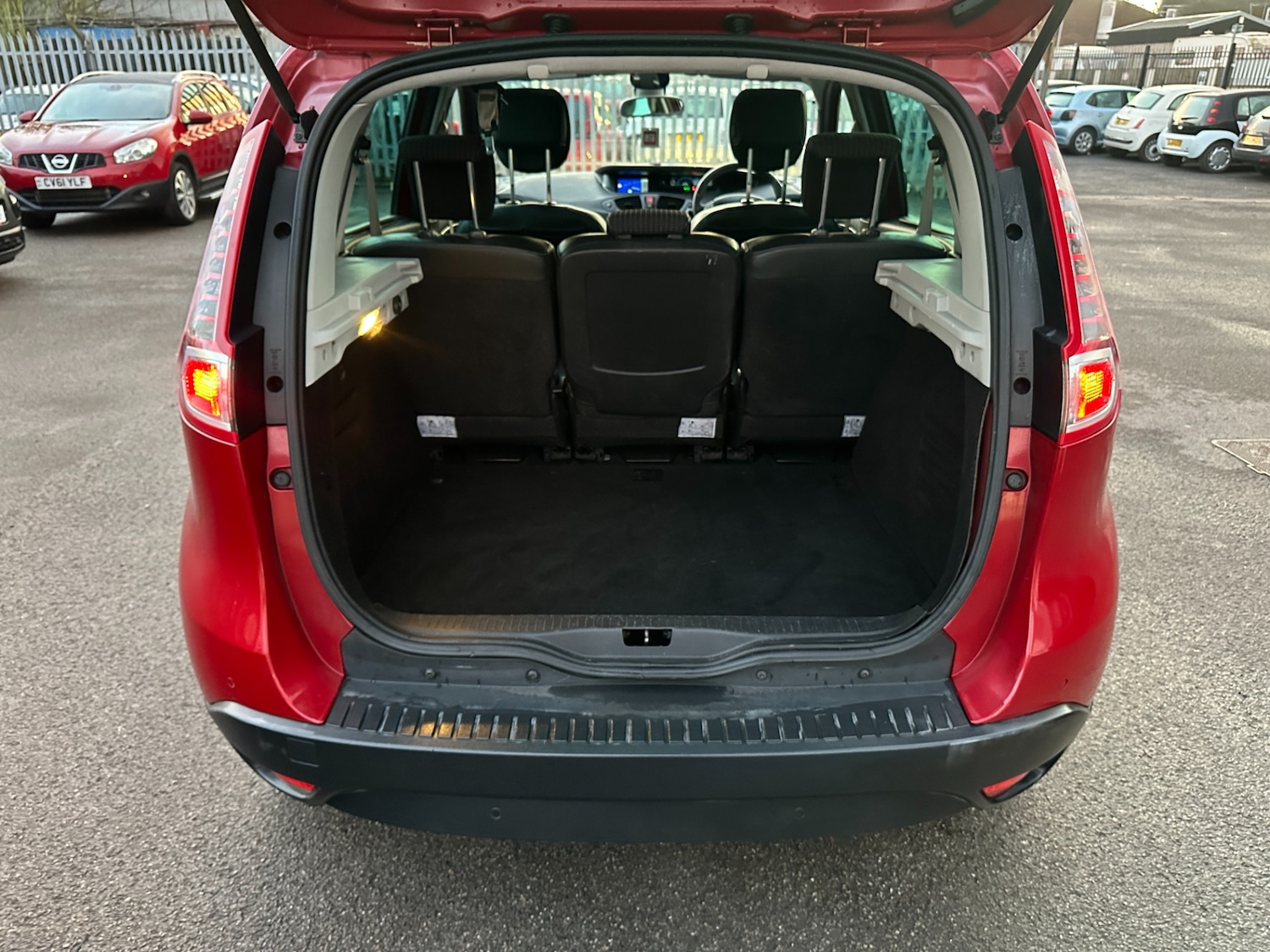 Used Renault Scenic 2011 for sale - 76960293: Photo 13