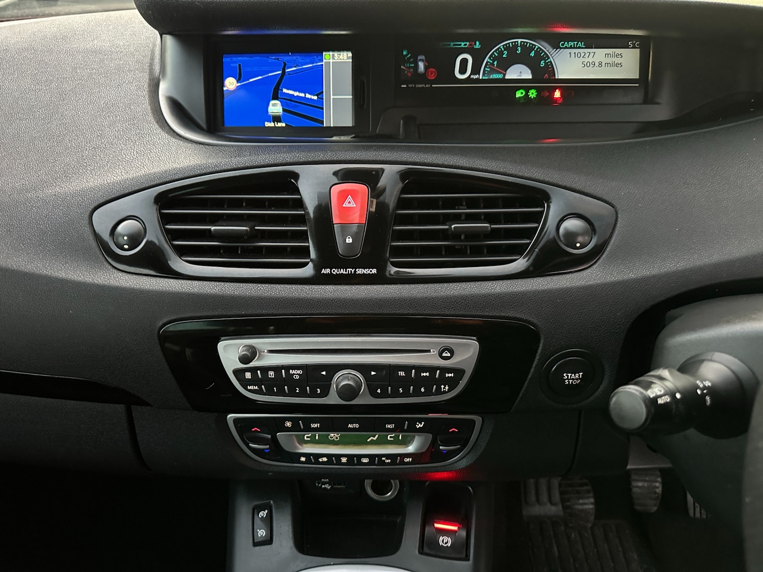 Used Renault Scenic 2011 for sale - 76960293: Photo 22