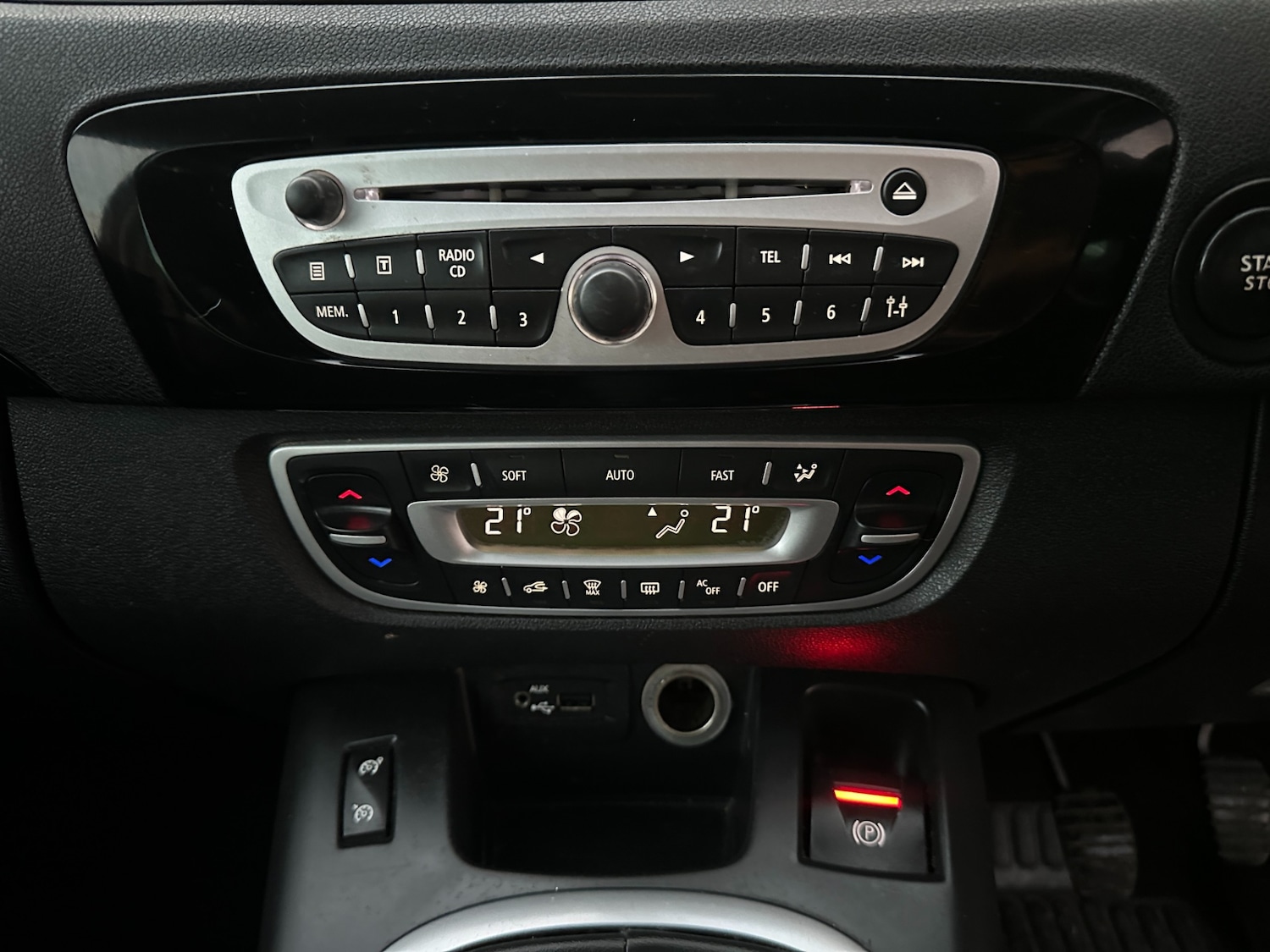 Used Renault Scenic 2011 for sale - 76960293: Photo 24