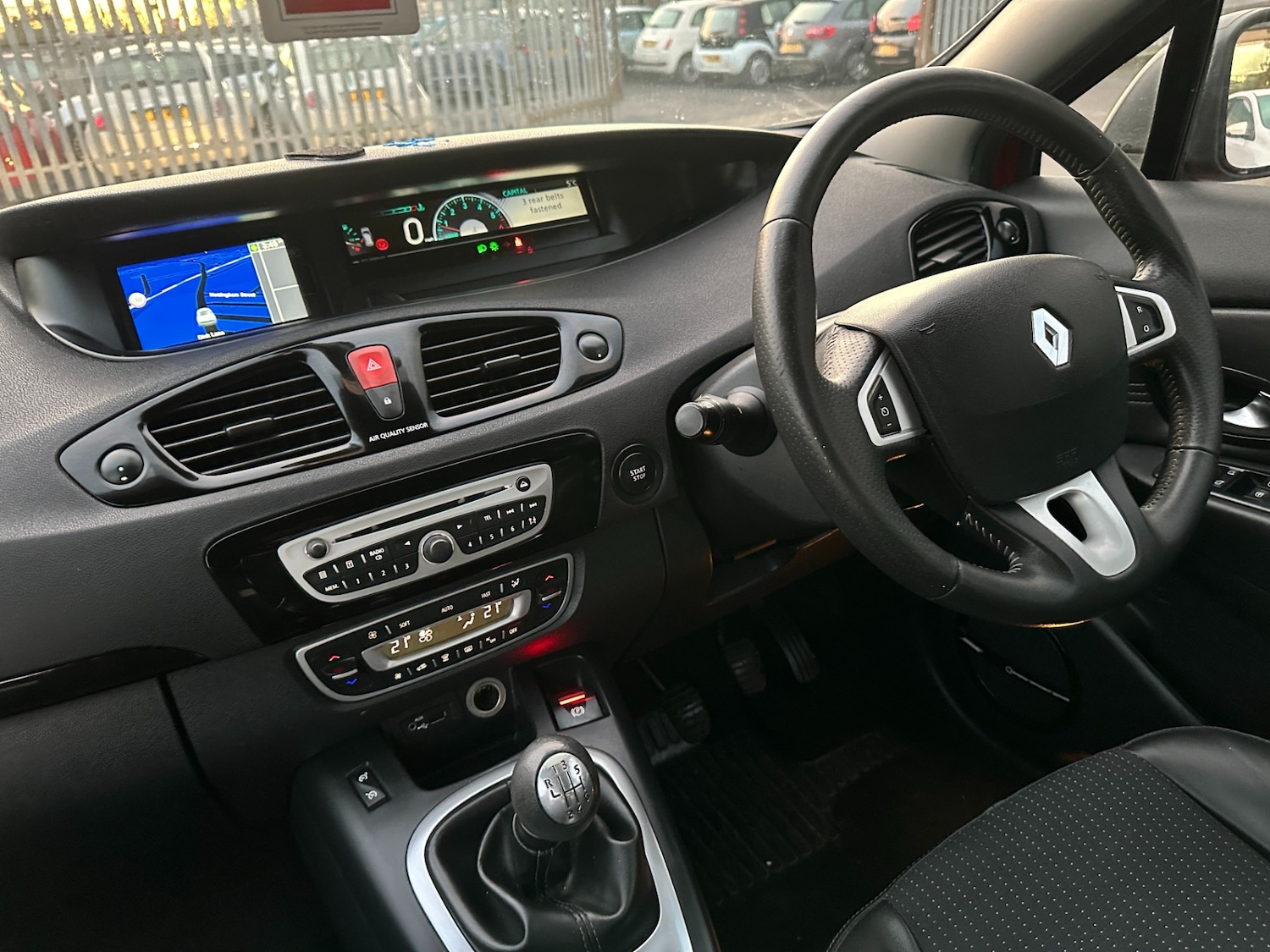 Used Renault Scenic 2011 for sale - 76960293: Photo 30
