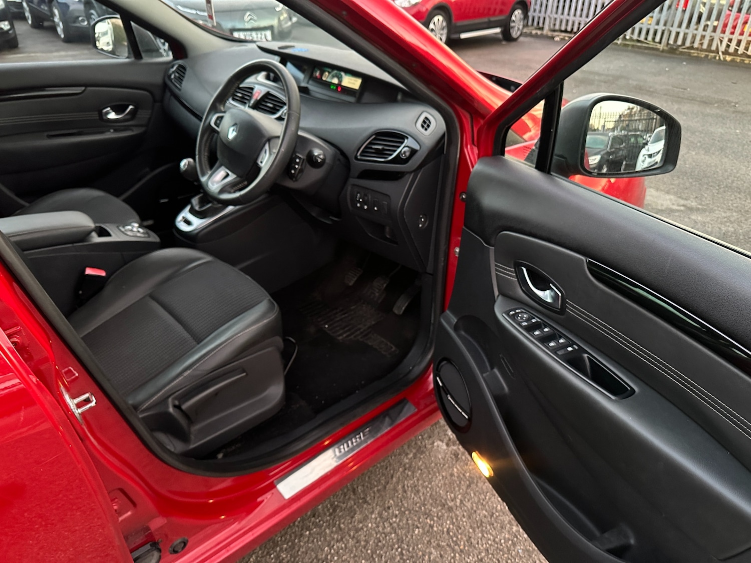 Used Renault Scenic 2011 for sale - 76960293: Photo 5