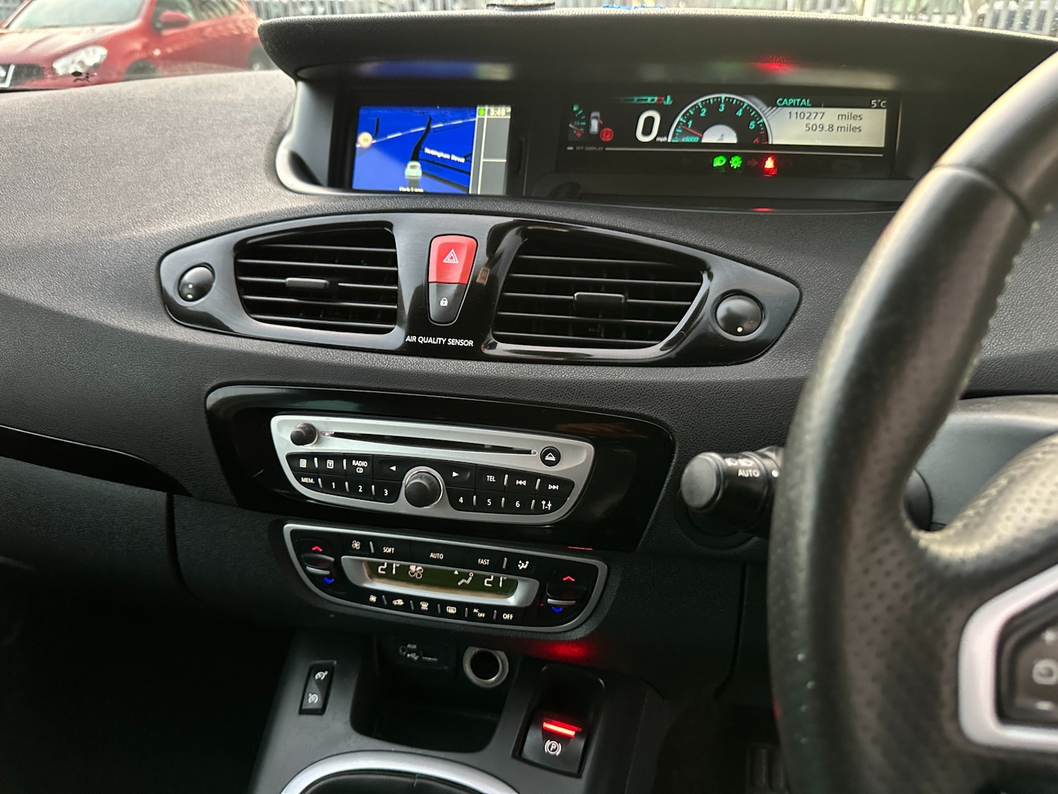 Used Renault Scenic 2011 for sale - 76960293: Photo 7