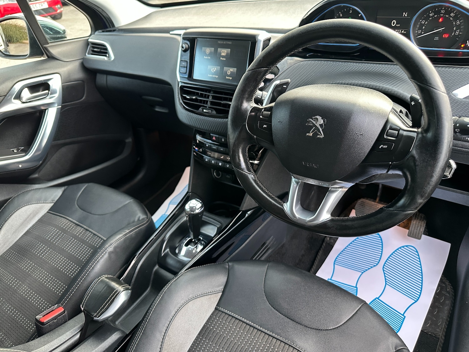 Used Peugeot 2008 2015 for sale - 77636322: Photo 2