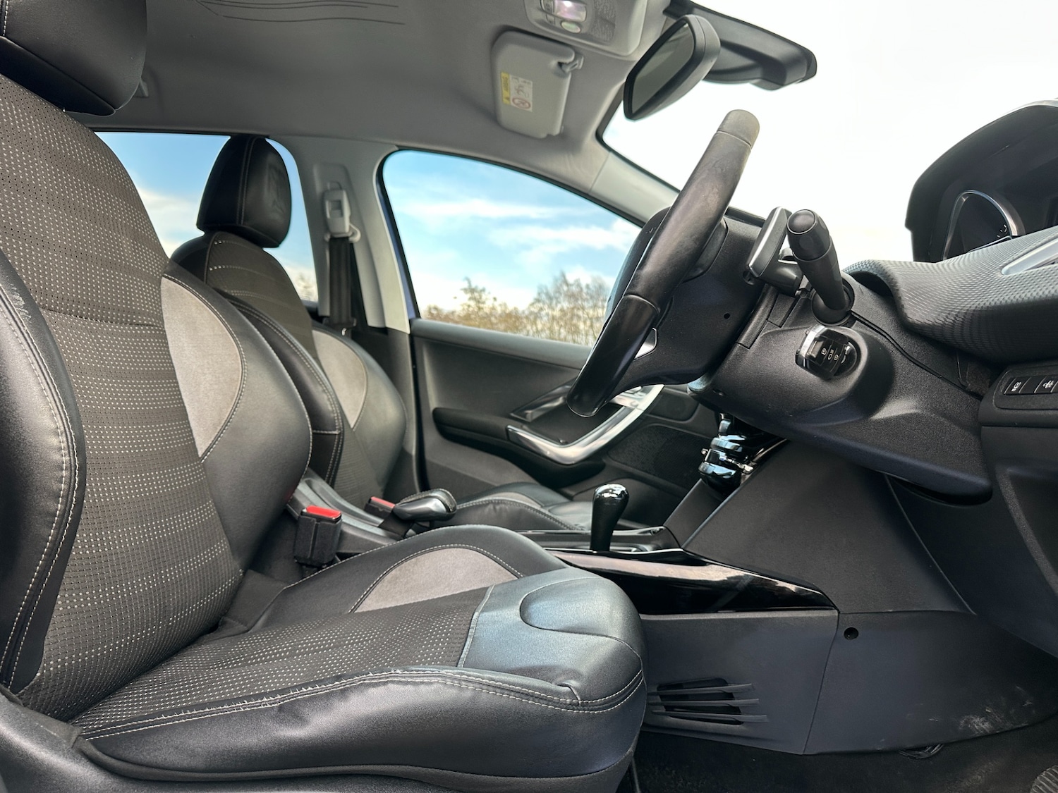 Used Peugeot 2008 2015 for sale - 77636322: Photo 22