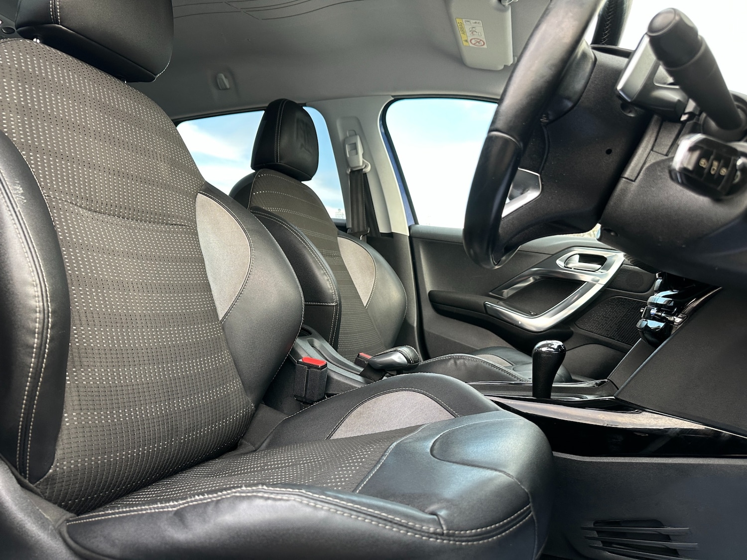 Used Peugeot 2008 2015 for sale - 77636322: Photo 23