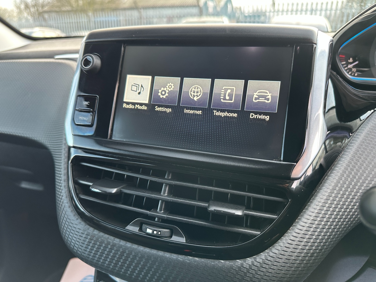 Used Peugeot 2008 2015 for sale - 77636322: Photo 25