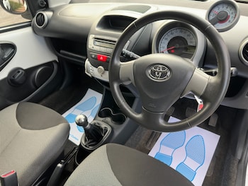 Used Toyota AYGO 2013 for sale - 76341010: Photo 2