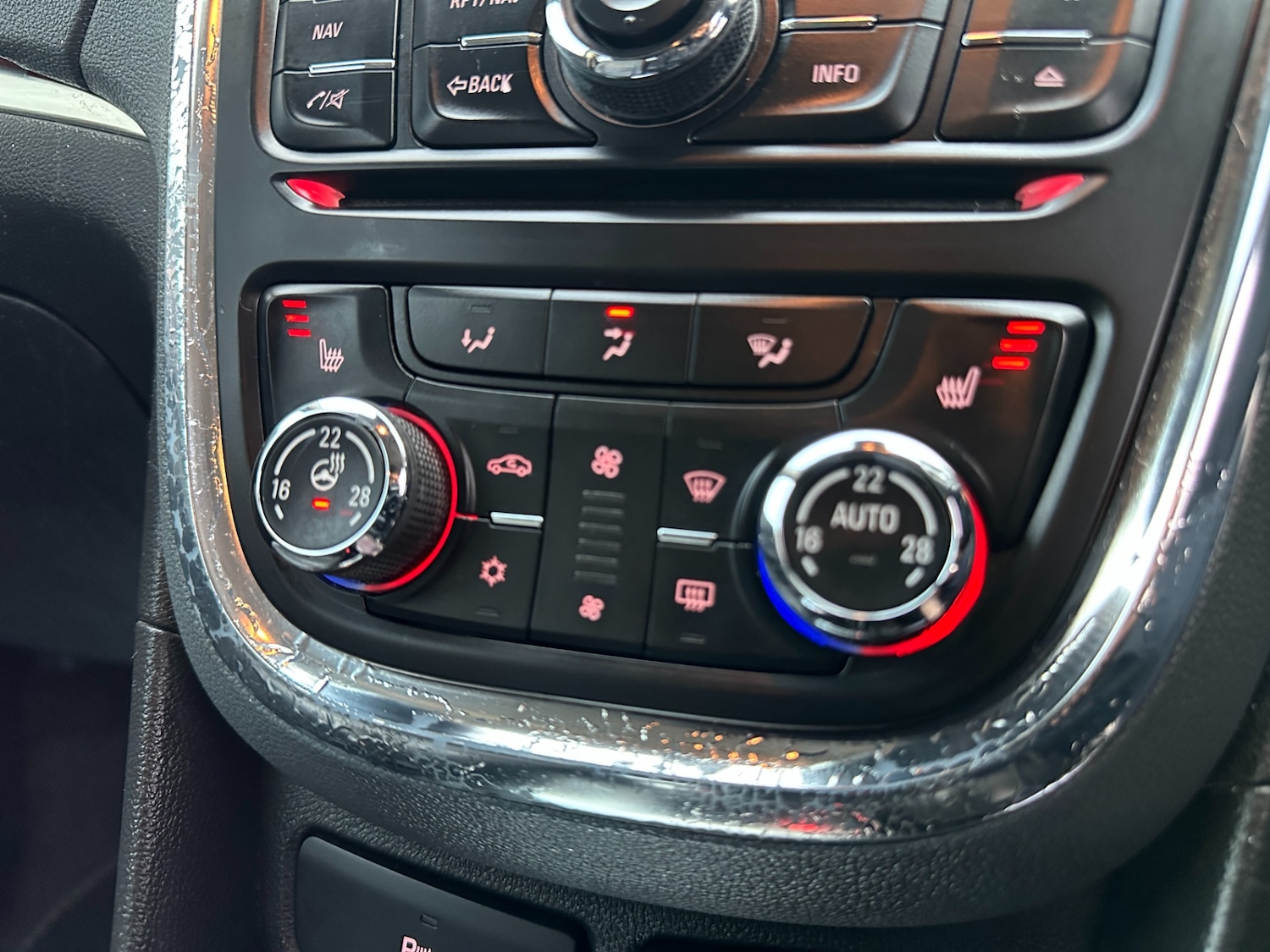 Used Vauxhall Mokka 2015 for sale - 77665297: Photo 31