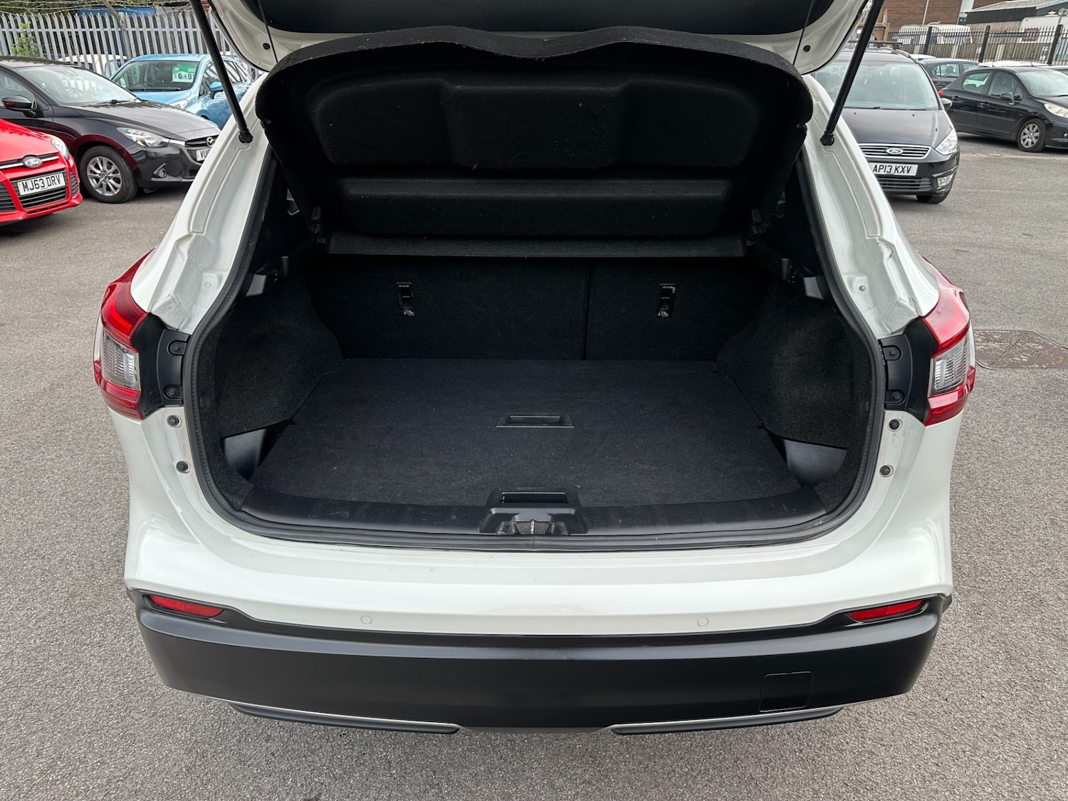 Used Nissan Qashqai 2017 for sale - 77404598: Photo 18